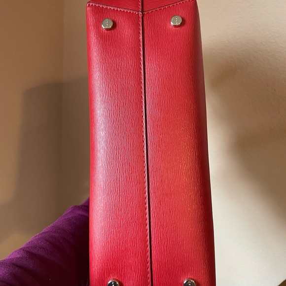 DKNY Bryant Red Zippered Tote Bag Like New - Picture 8 of 11